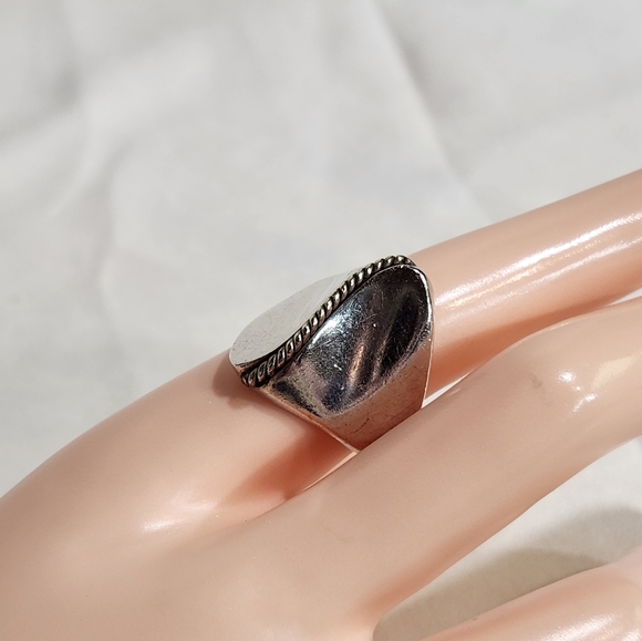 Genuine Vintage Sterling Silver "Twisted Abstract Wave" Solid Ring (Size 7.75) - Picture 4 of 12